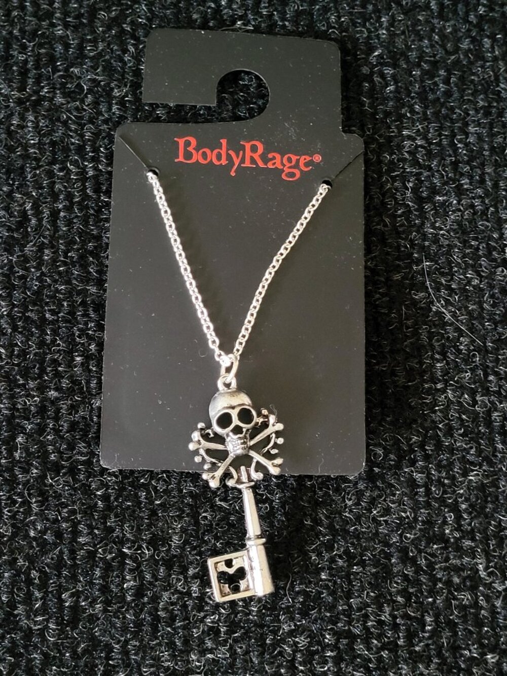 ⚡ 2/$20⚡*NEW* BODY RAGE Silver Skull & Crossbones Key Necklace Spencer's